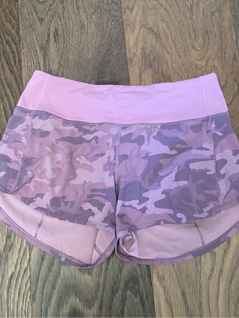 Lululemon Speed Up Short 
Incognito Camo Pink Taupe Multi / Pink Taupe
Size 6
